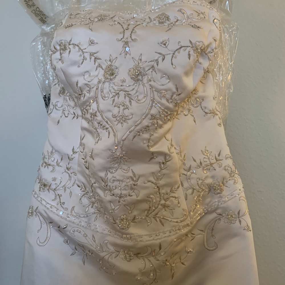 Wedding dress